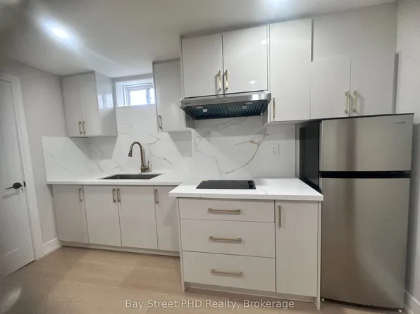 28 W Normandy Dr, Markham, ON