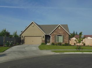 2201 N Sallee Ct, Visalia, CA 93291