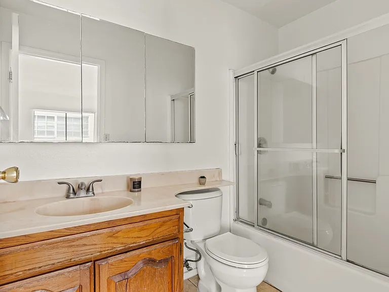 1823 Pelham Ave #2 — Photo 30