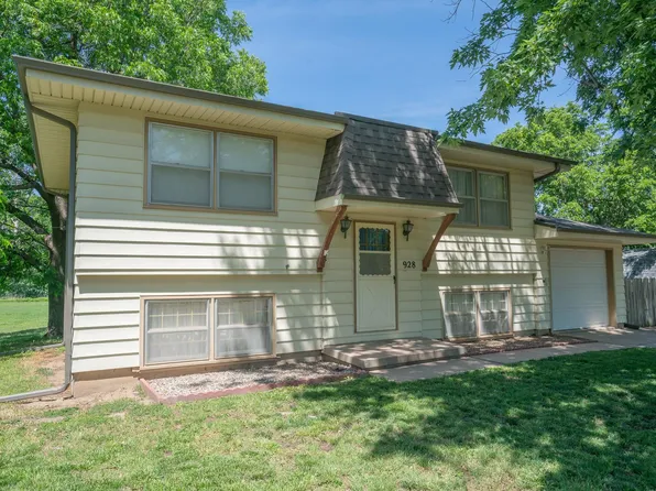 928 Sycamore Pl, McPherson, KS 67460