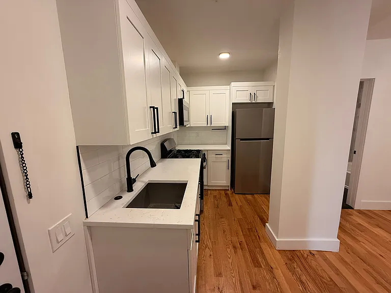 2521 West St #16E — Photo 2