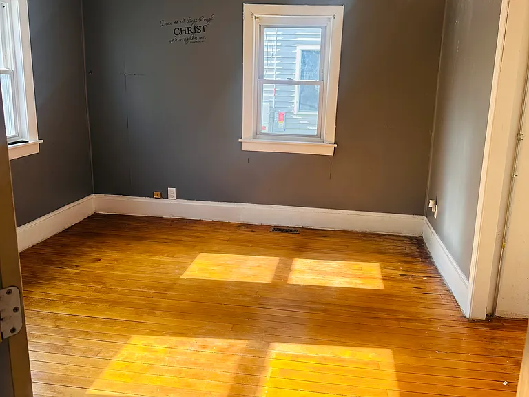 733 Pleasant St #1 — Photo 6