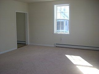 3rd image of 623 W Market St