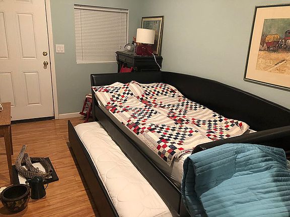 Guest bedroom