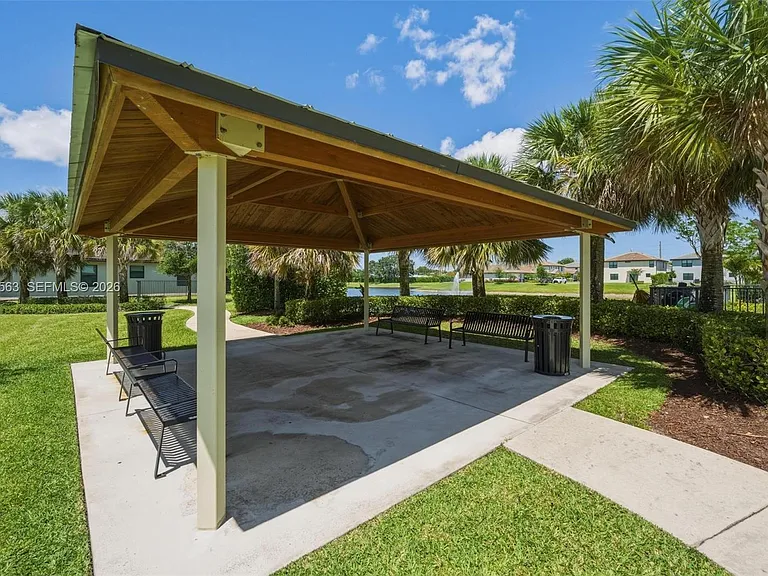 3141 Poinciana St — Photo 35