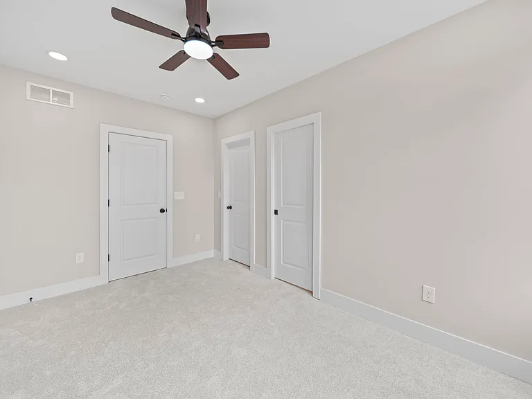 2589 Dayton Ave — Photo 41