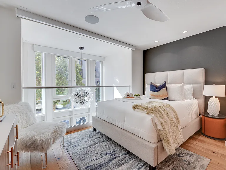 88 King St #110 — Photo 18