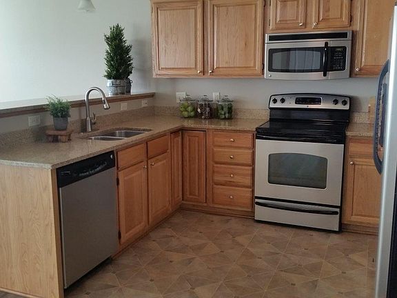 3rd image of 17561 Parker Pa