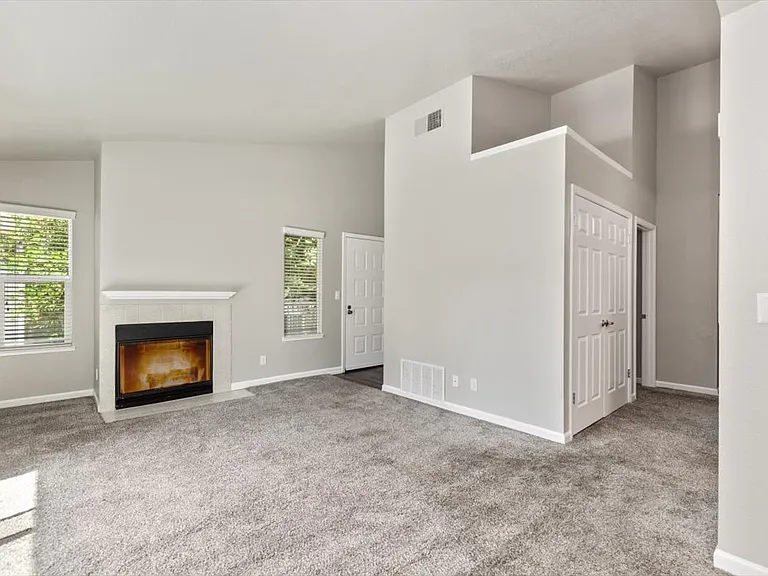 Heather Downs Apartments — Photo 29