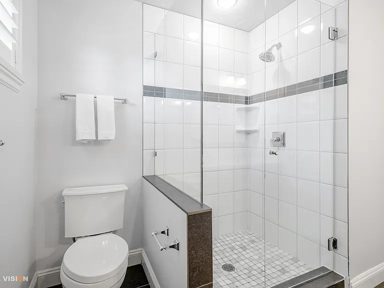 1460 Nelson Ave — Photo 3