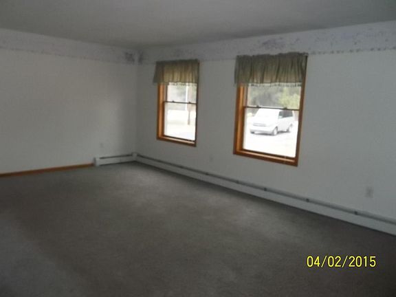 4th image of 1076 Mosquito Ln