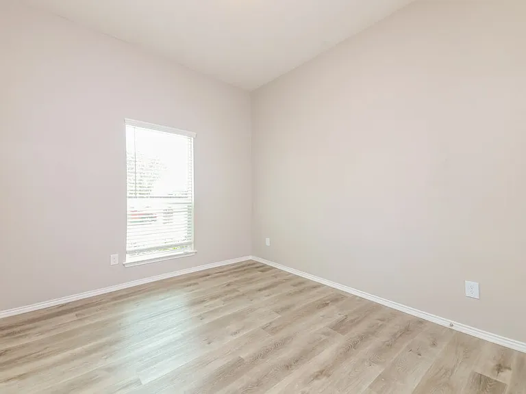1617 Meadowlark Ln — Photo 13