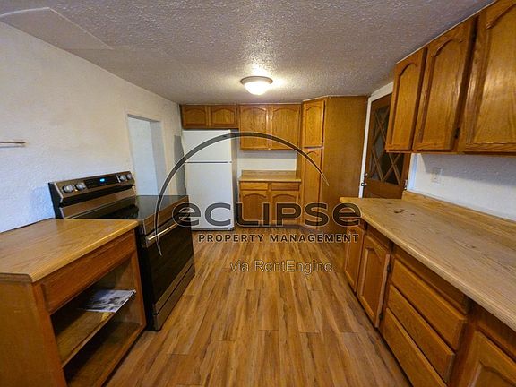 5th image of 717 10th St