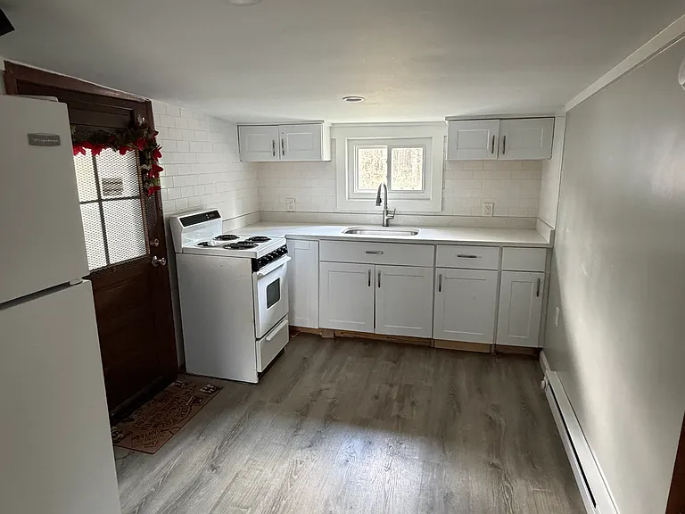 Providence Pike — Photo 1
