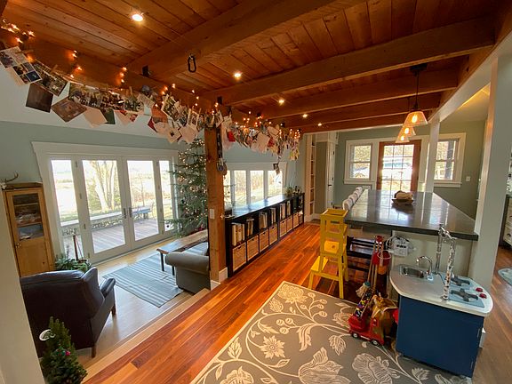The kitchen open into the living room
