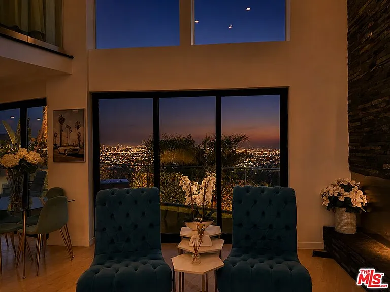8380 Hollywood Blvd — Photo 18