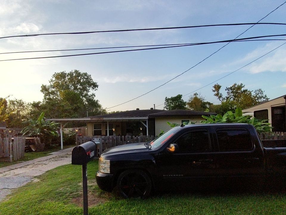 2nd image of 2928 2nd Ave N