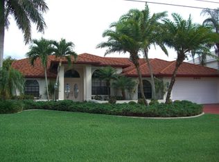 2432 SE 28th St, Cape Coral, FL 33904