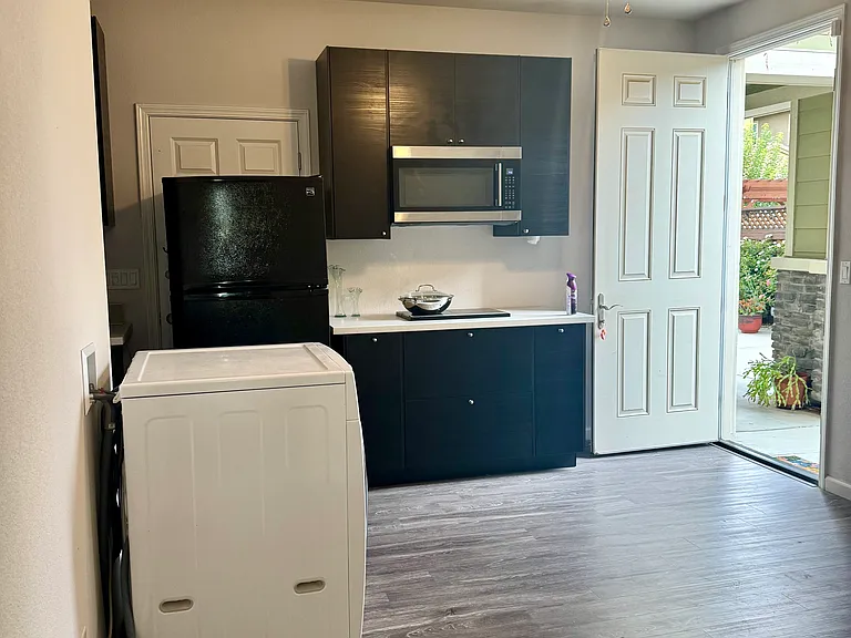 929 S Morgan Ln — Photo 6