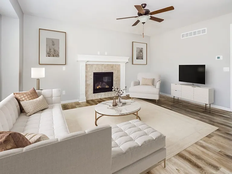 Elm Grove Luxury Rental Homes — Photo 26