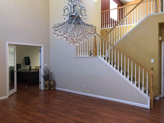 2nd image of 23 Carver Ct