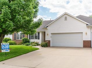155 Jennifer Dr, Robins, IA 52328