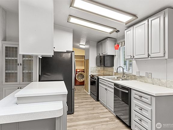 5th image of 1111 Archwood Drive SW #382