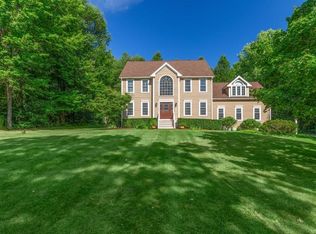 7 Olde Surrey Ln, Medway, MA 02053