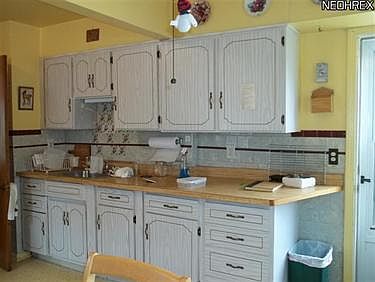 2nd image of 4045 W 143rd St