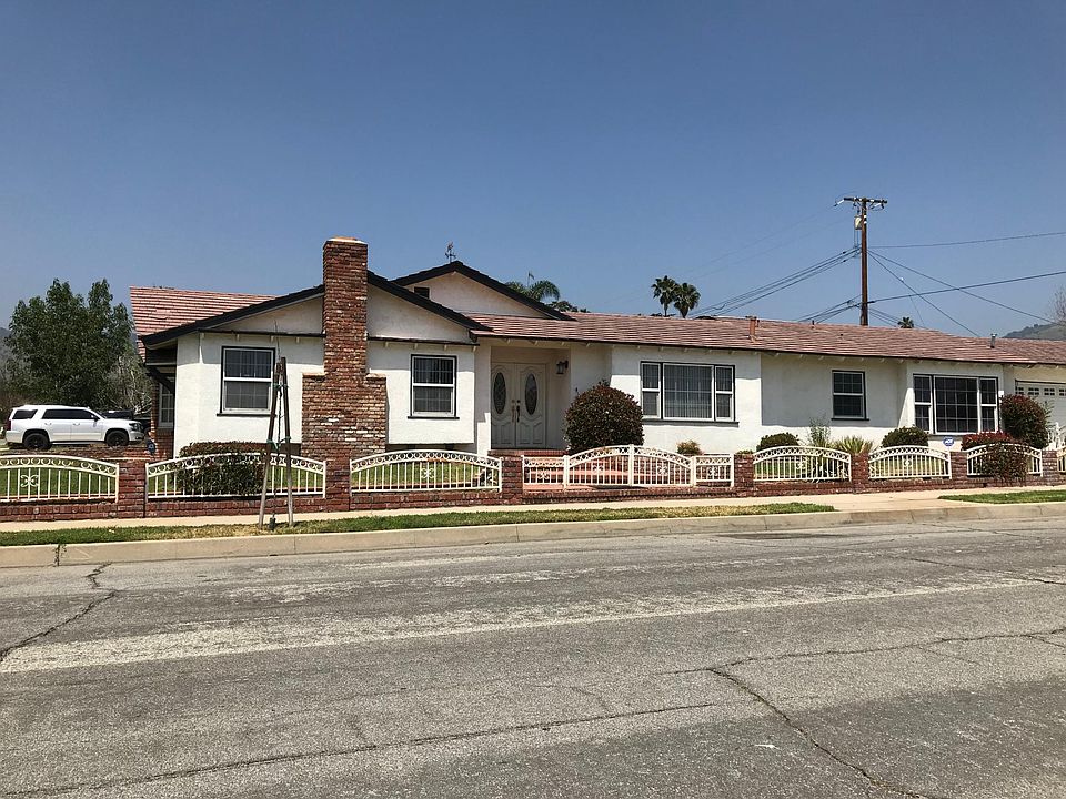 1st image of 136 Sandalwood Pl