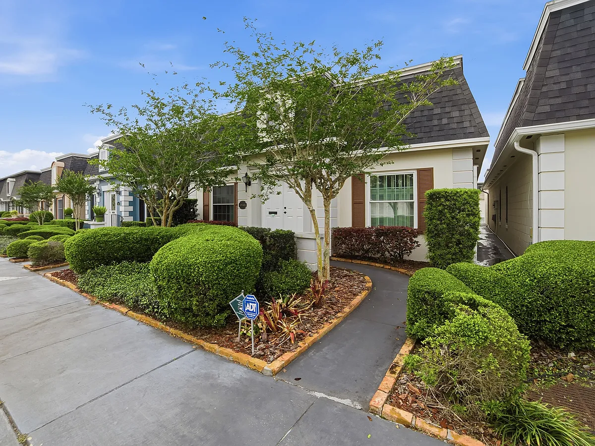 Front of Townhome - 2048 Country Side Cir N