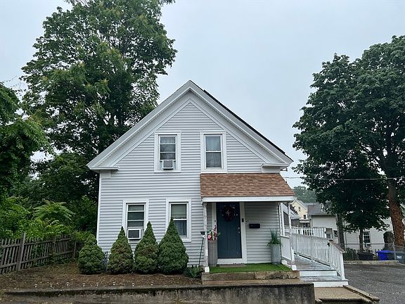 2nd image of 40 Chestnut St