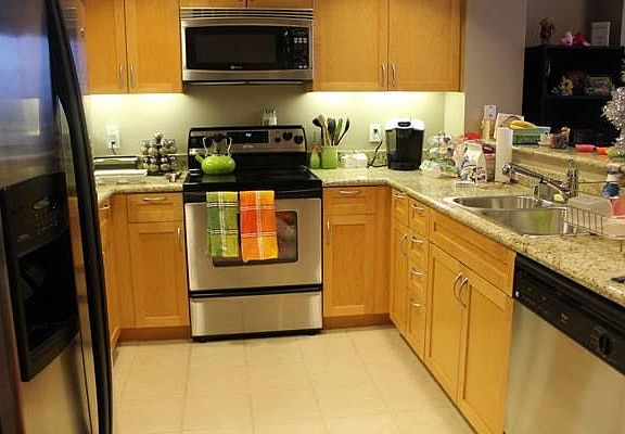 3rd image of 260 King St Unit 1509