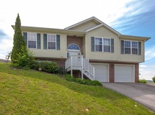 408 River Chase Cv, Bluff City, TN 37618