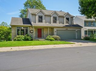 1335 Kelly Green Dr, Ann Arbor, MI