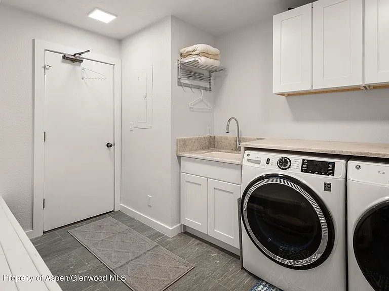 408 Snowmass Club Cir #10 — Photo 24