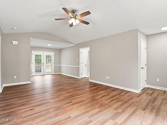 5th image of 507 Twin Creeks Drive