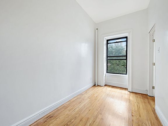 2nd image of 49 Jefferson Ave #3