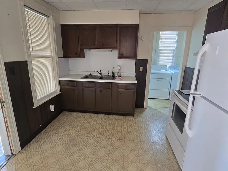 437 George St #1 — Photo 10