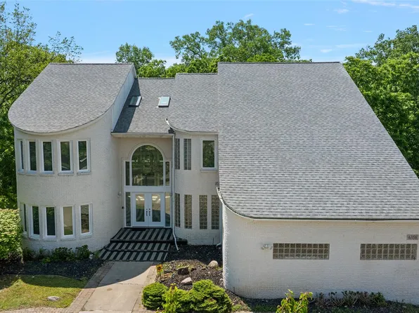 6358 Golden Ln, West Bloomfield, MI 48322