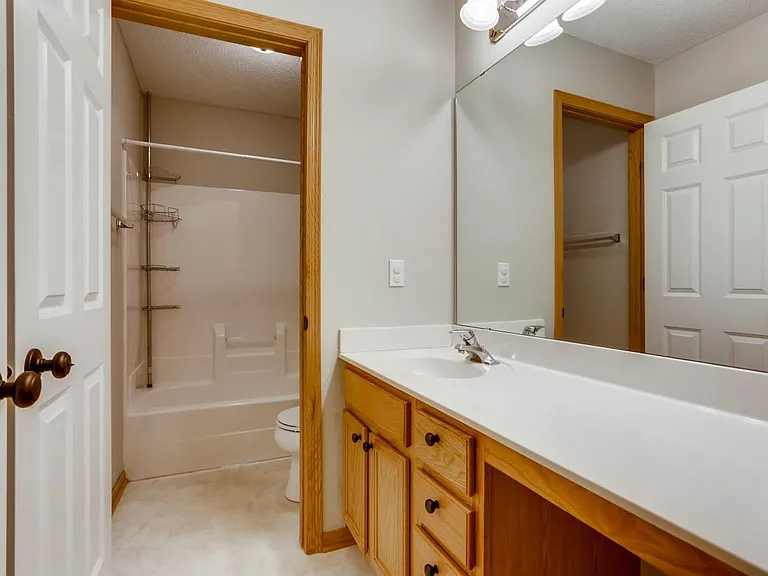2nd floor bathroom