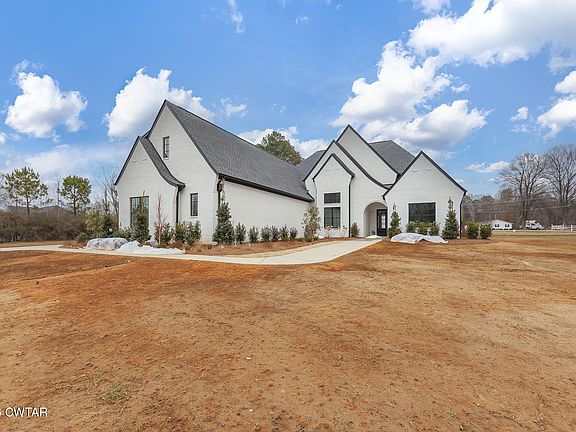 2nd image of 18 Shadow Ridge Dr