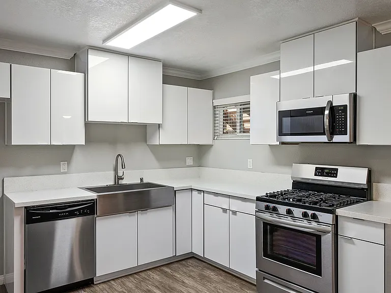 Solara Apartment Homes — Photo 28