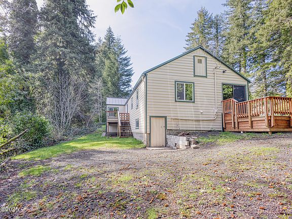 3rd image of 191 NW Skyline Dr
