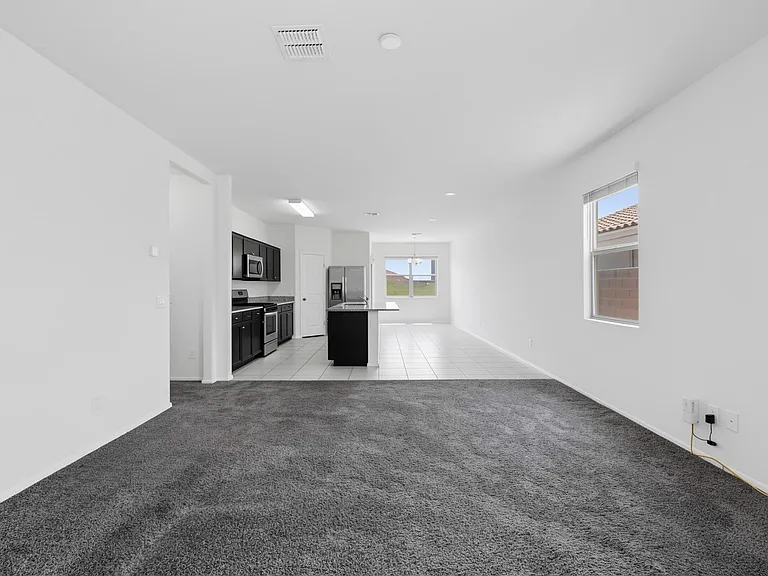 30915 W Amelia Ave — Photo 6