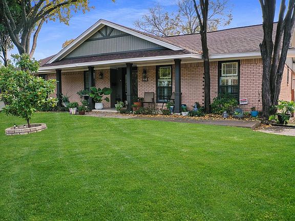 2nd image of 604 Parkwood Dr