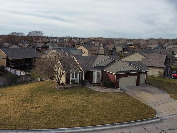 2nd image of 3901 N Lake Ridge St