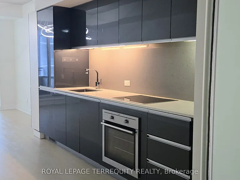 20 Gladstone Ave #502 — Photo 4