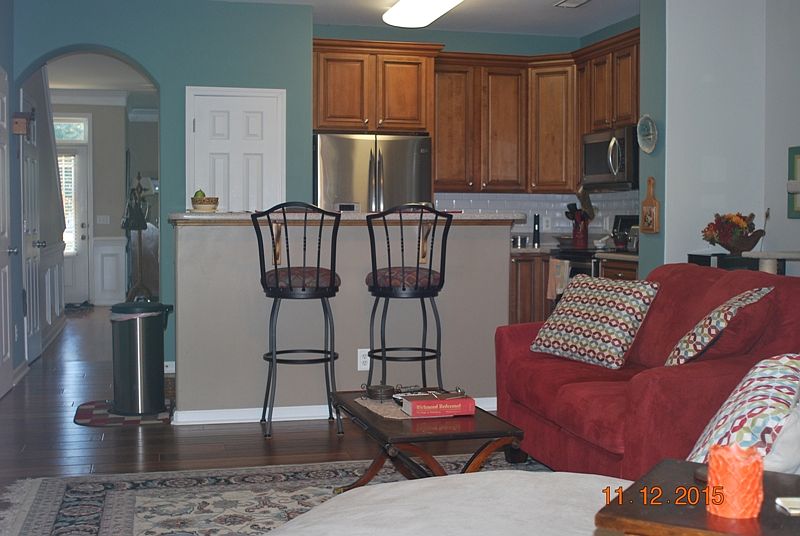 kitchen w tile back splash
