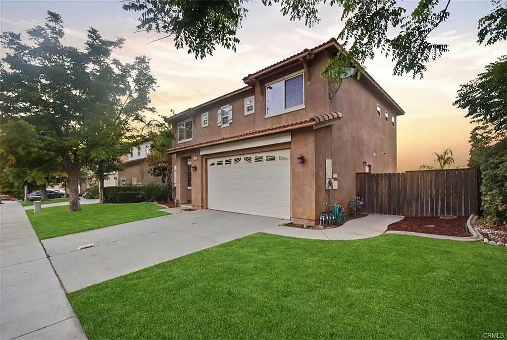 4 bed, 2484 sqft, $4,100 — Photo 4